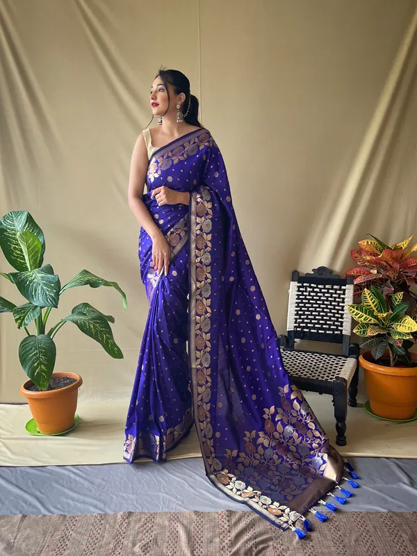 Navy_Blue_Soft_Banarasi_Silk_Saree_With_Golden_Zari_Weaving_Work_With_Blouse_Piece_Attached